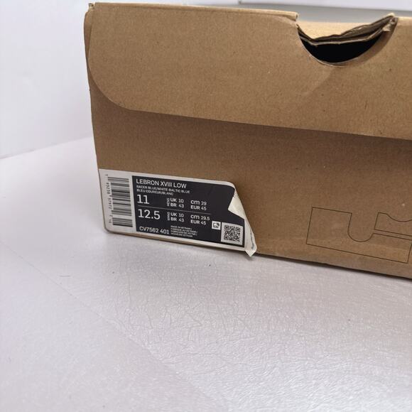 LeBron 18 Low Nike CV7562-401 | 11 - Picture 2 of 9